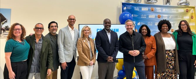 Free wifi group shot